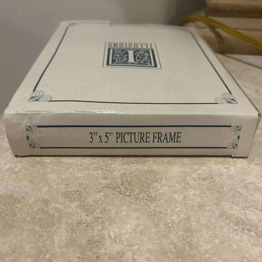 NEVER USED. VINTAGE Illusions Crystal Picture Frame. RARE & SOLID